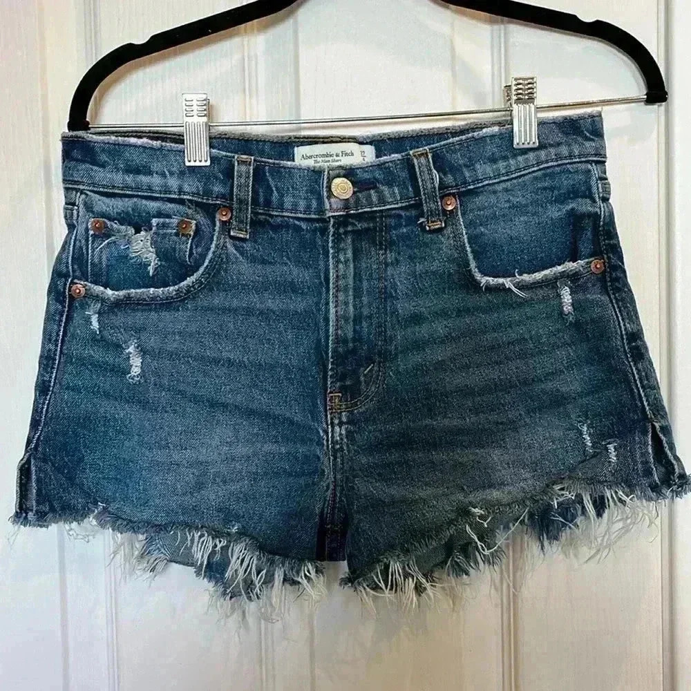 Abercrombie & Fitch The Mom Short Mid Rise Sz 4 Medium Wash Cut Off Jean Shorts